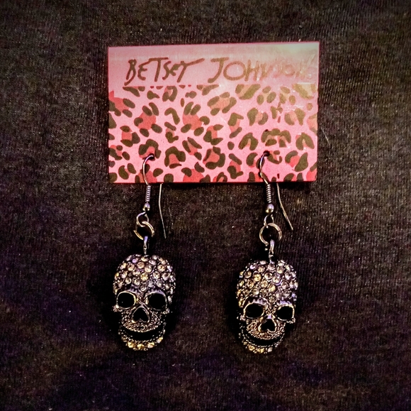 Cat Earrings! Patches! Skull Accessories! Sticker! A Partridge in a POSH TREE π - Picture 11 of 16